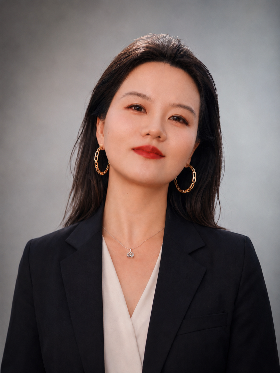 Portrait of Haoge (Hannah) Wang